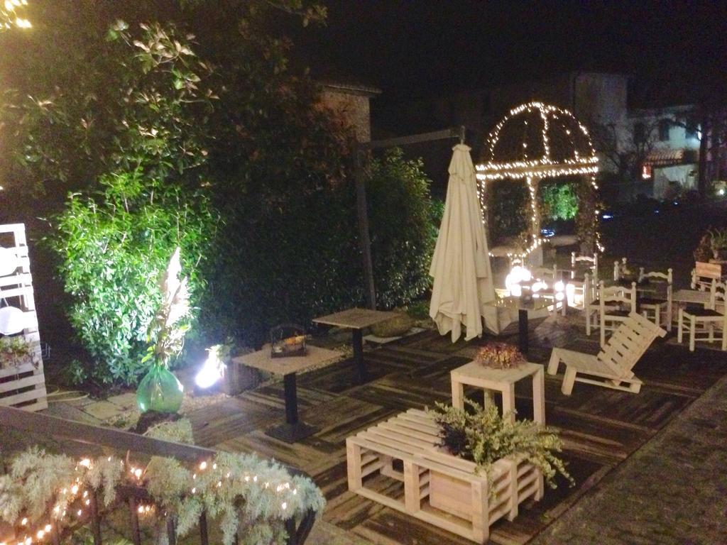 Hotel Le Vigne Di Corvino Casteggio Bagian luar foto
