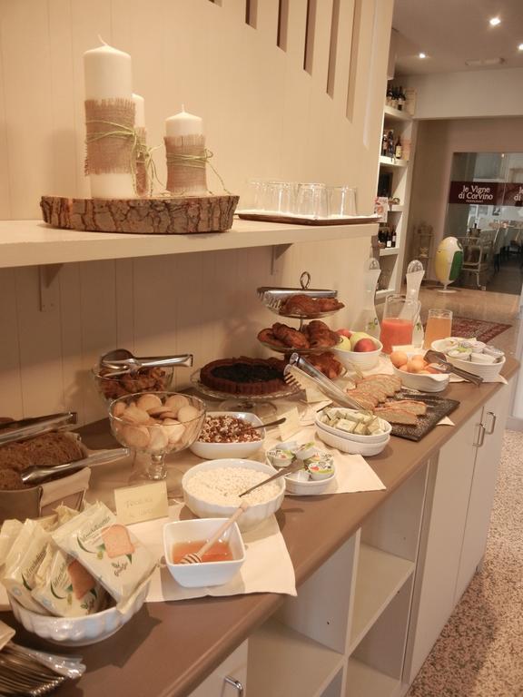 Hotel Le Vigne Di Corvino Casteggio Bagian luar foto