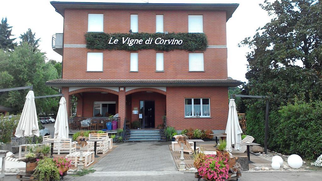 Hotel Le Vigne Di Corvino Casteggio Bagian luar foto
