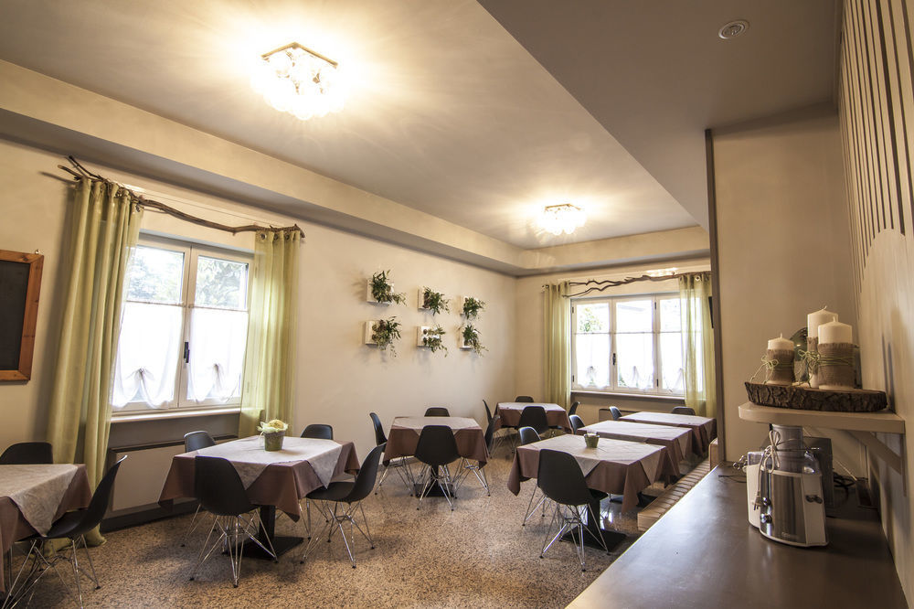 Hotel Le Vigne Di Corvino Casteggio Bagian luar foto