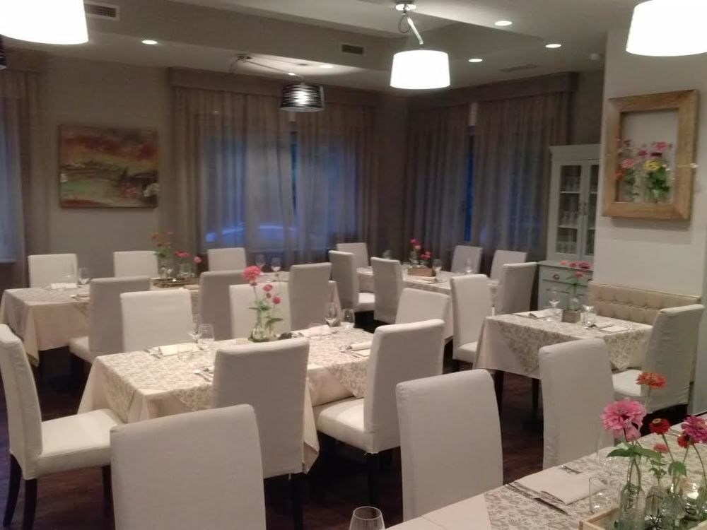 Hotel Le Vigne Di Corvino Casteggio Bagian luar foto