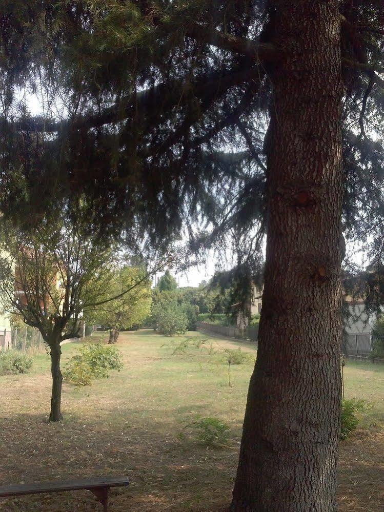 Hotel Le Vigne Di Corvino Casteggio Bagian luar foto